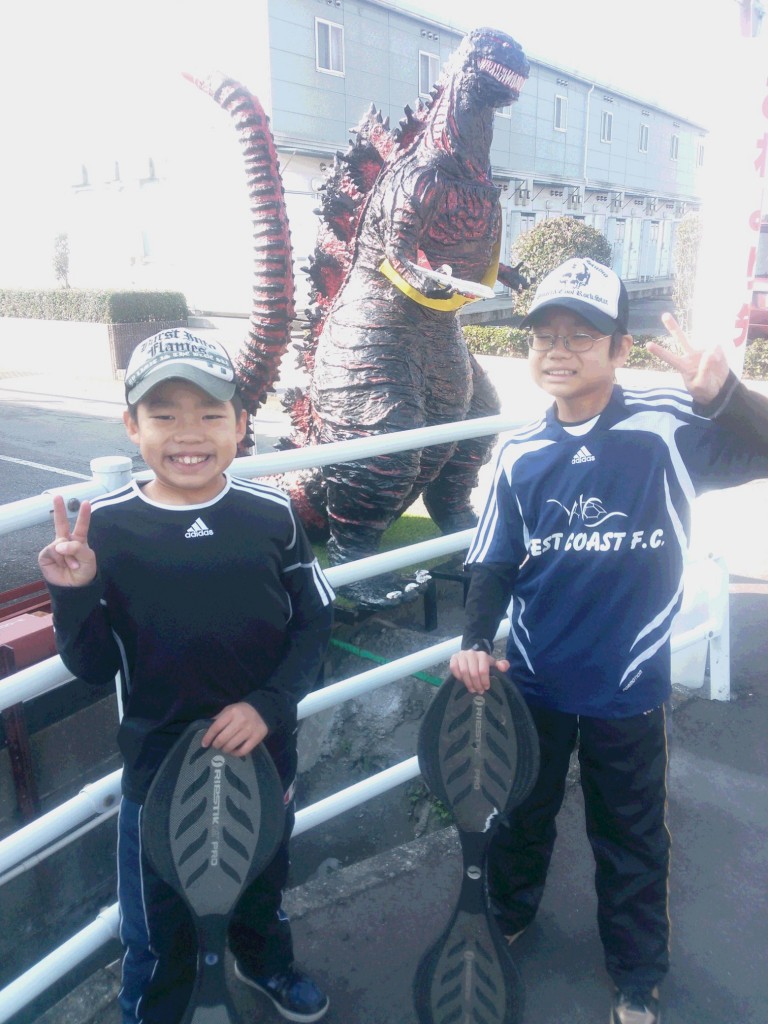 近所のゴジラと交通安全!! 近所のゴジラと交通安全!!